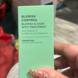 Global Beauty - blemish treatment